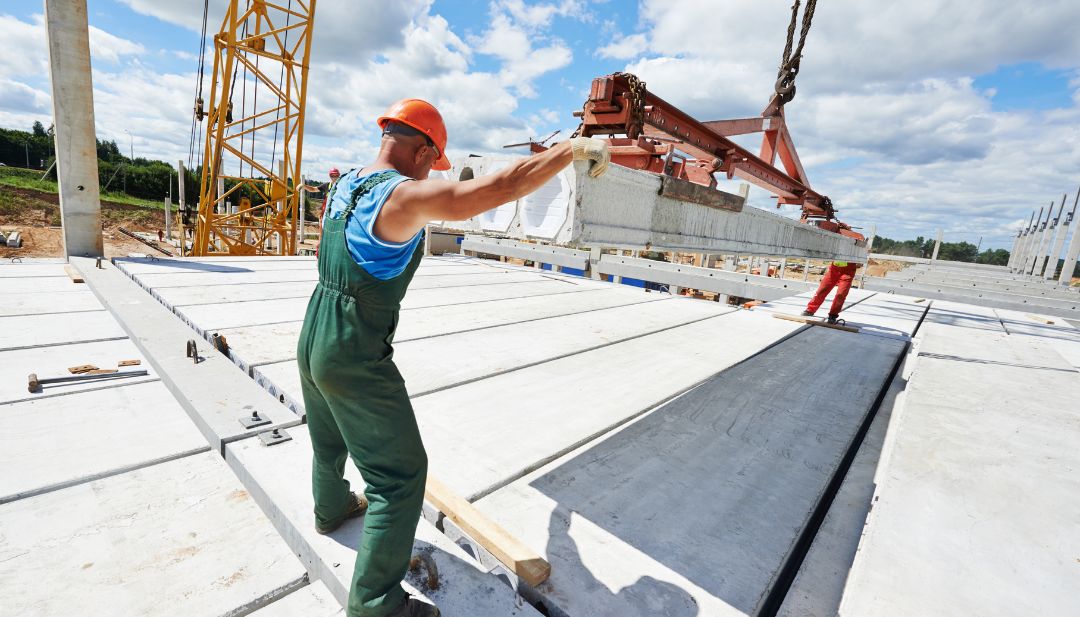 Placas prefabricadas de concreto listas para instalación