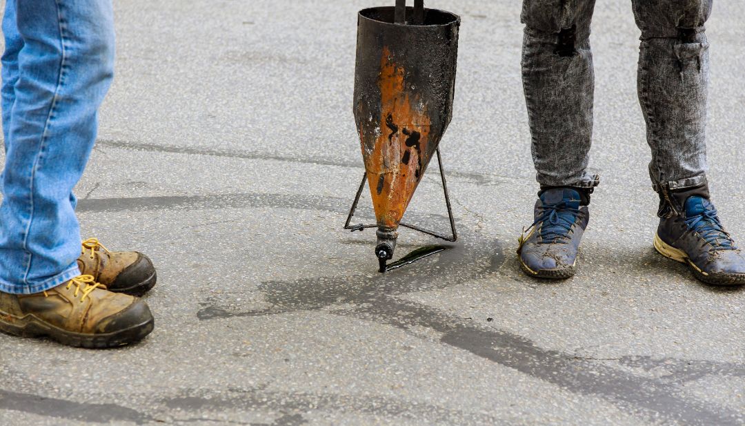 Proceso de curado de concreto para prevenir fisuras